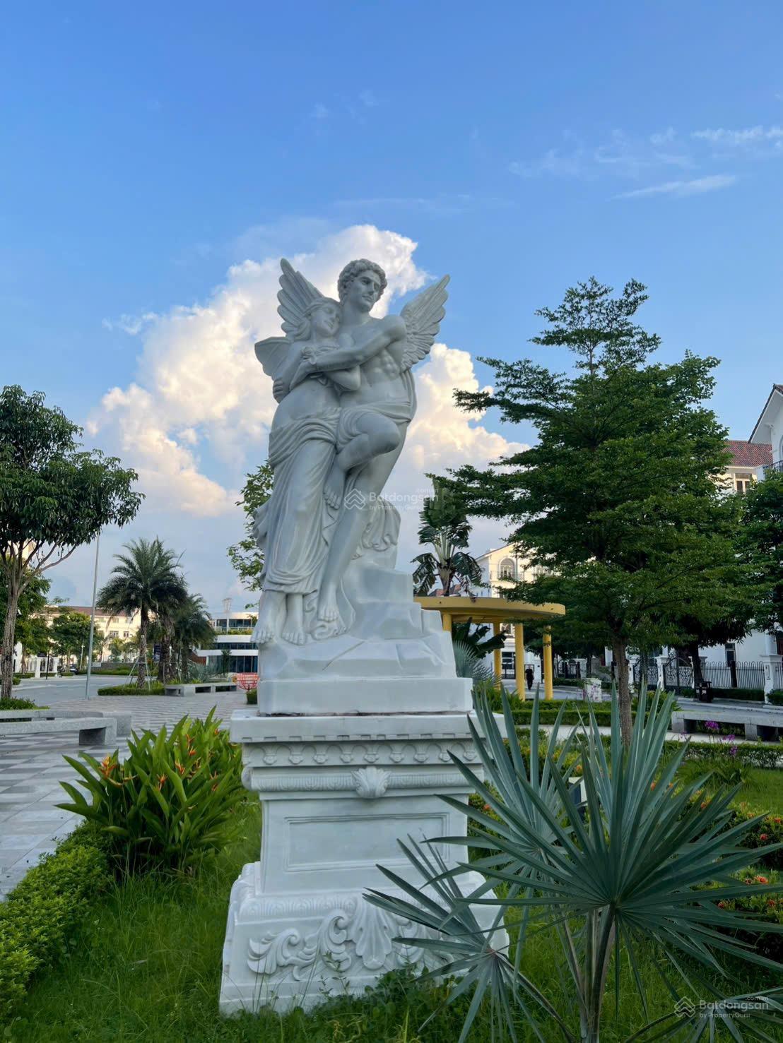 Bán căn nhà biệt thự đơn lập view bể bơi duy nhất tại dự án Mạnh Đức Victory Từ Sơn LH 0326 569 ***