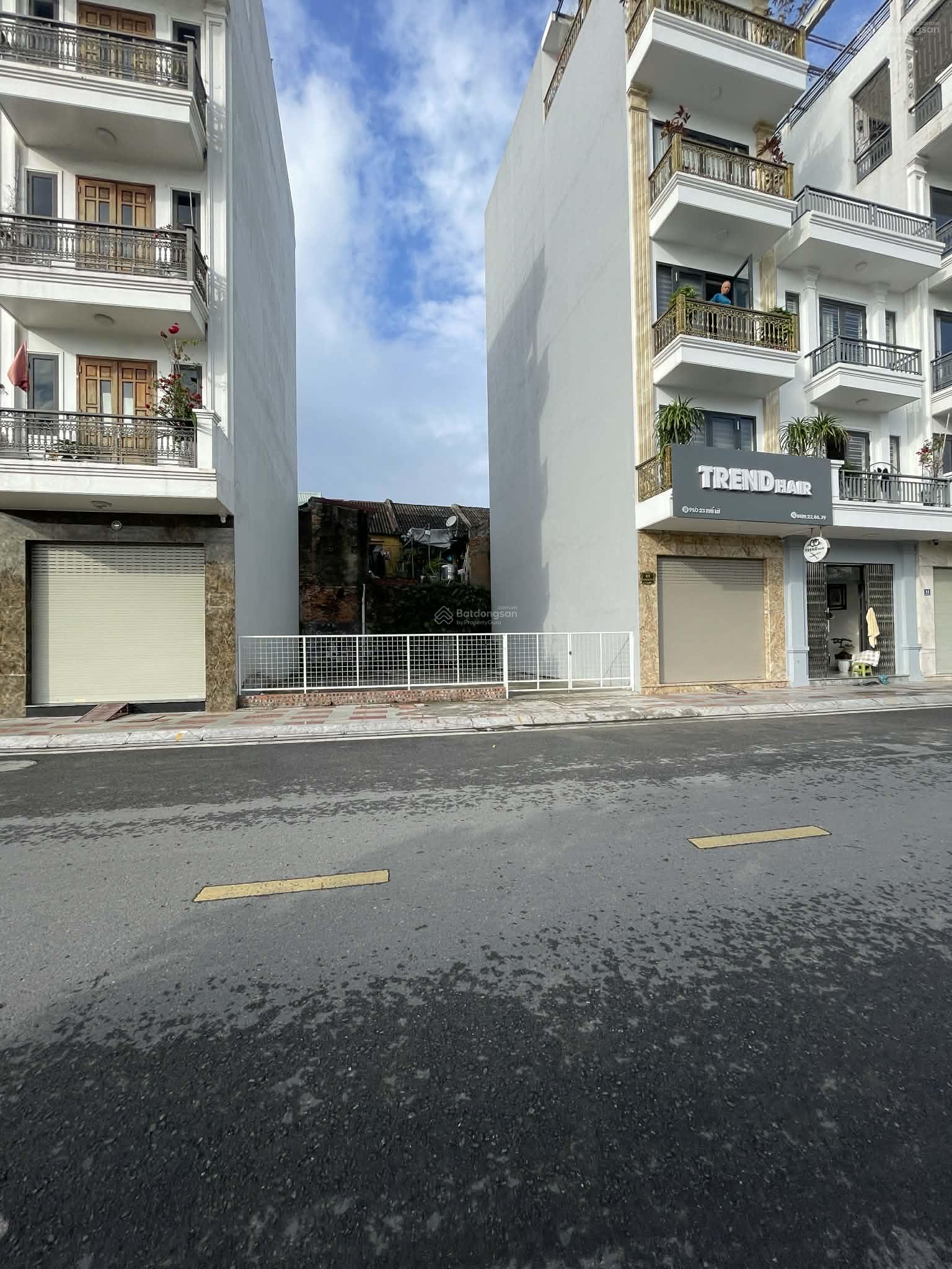 Chuyển nhượng lô đất 47m2 mặt đường Thế Lữ, giá chỉ 9,4 tỷ