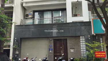 Cần tiền bán gấp nhà gần mặt phố ĐTM Yên Hoà - Trung Yên - Trung Kính. DT 101,9m2 x 5T. Giá 31,9 tỷ