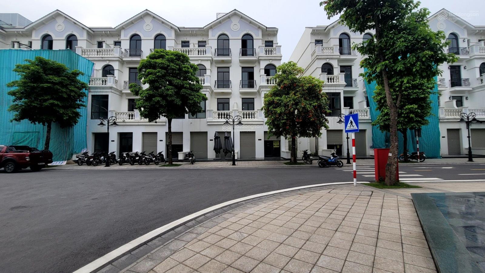 Liền kề xẻ khe 98m2 công năng như biệt thự tứ lập, hướng đông nam, gần hồ. DT 98m2 giá 21.1 tỷ BP