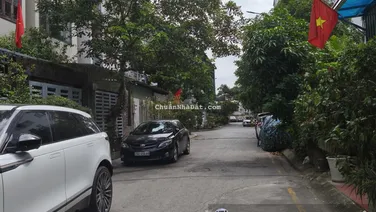 Cần cho thuê gấp nhà số 5 gần ĐTM Trung Yên - Phường Yên Hoà. DT 55m2 x 5T. Giá 18 triệu