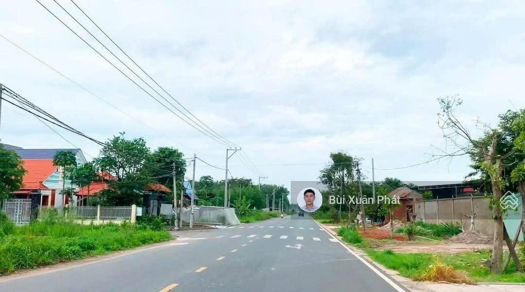 191m2 TTHC Chơn Thành MT đường 32m giá chỉ cần 550tr sở hữu, sổ sẵn công chứng ngay