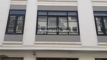 Cho thuê nhà mặt phố vinhomes hàm nghi,95m * 5 tầng,thông sàn,thang máy,giá 70 triệu,LH 0968 120 ***