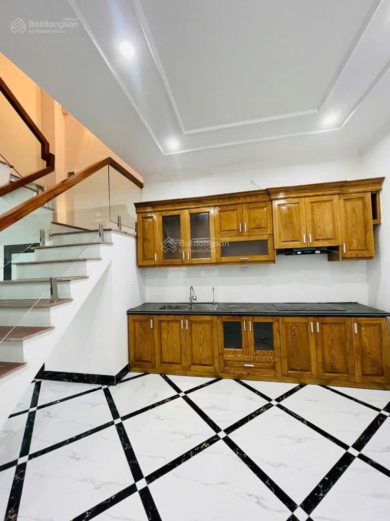 Giải Phóng - Hơn 10 Tỷ Oto Vào Nhà - Cách Phố Lớn Vài Chục Mét - Nhà Dân 48m2 x 5 Tầng.