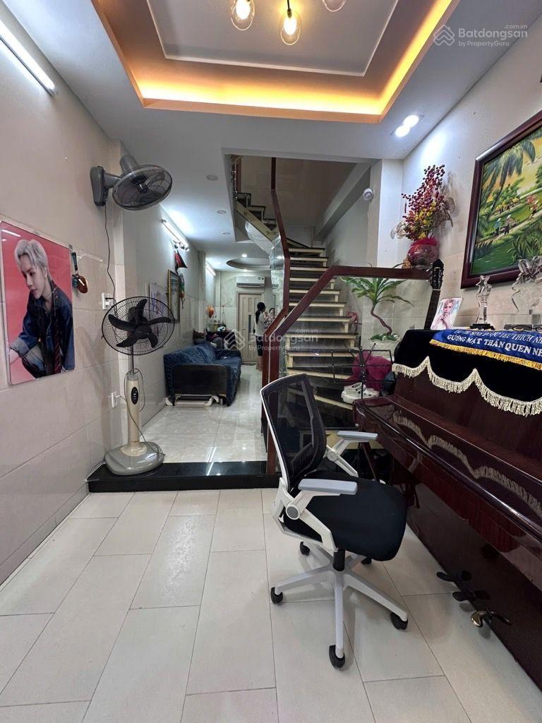 Q1, ngay hẻm Bộ Công An 10m ra hẻm xe tải, 70m ra Mặt tiền Trần Hưng Đạo, 3tầng, 27.1m2, 5 tỷ 250tr