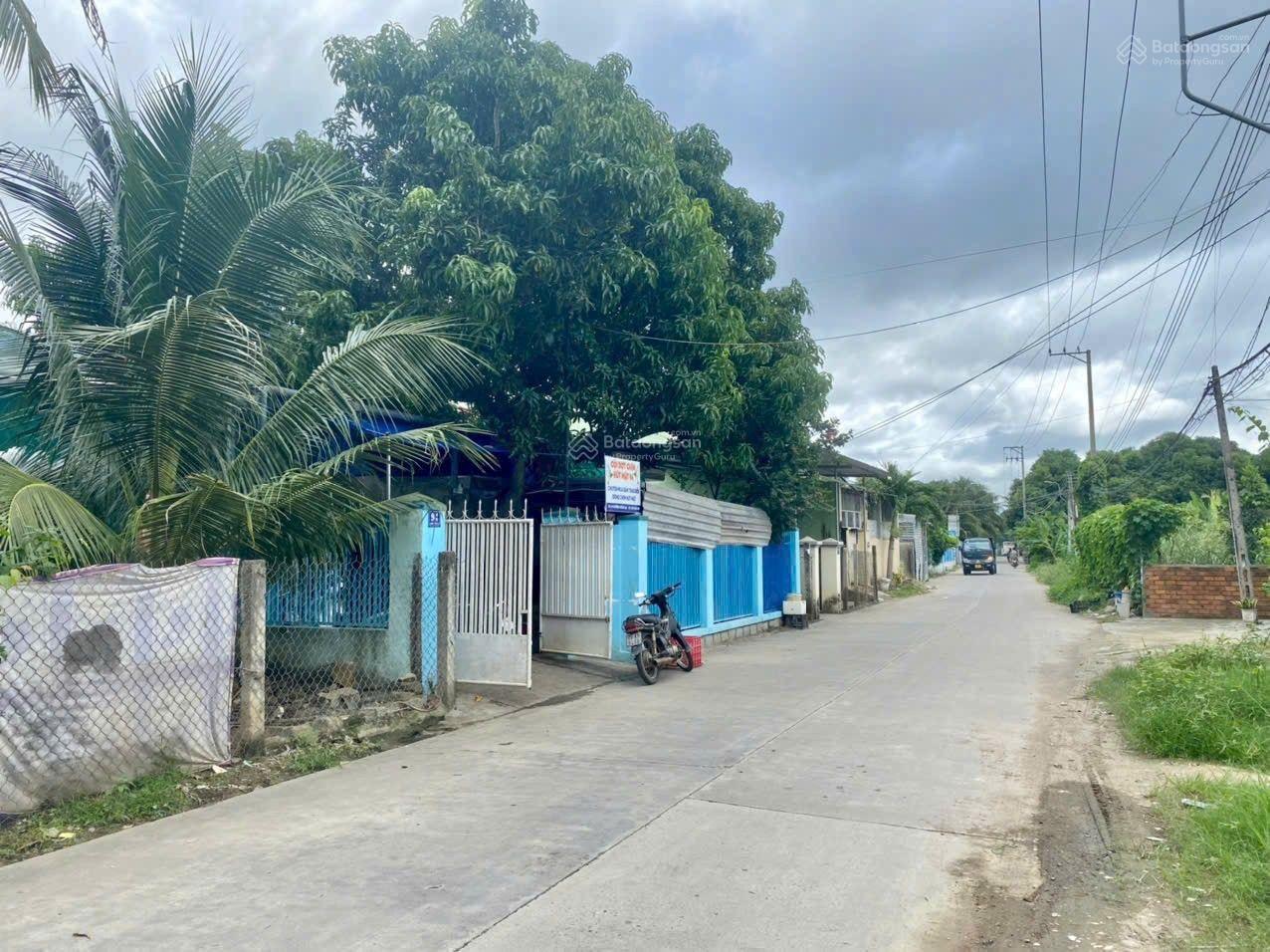 Mặt tiền 12.2 m, diện tích 302 m2 tại đường Xuân Lạc, Vĩnh Ngọc, Nha Trang. Vị trí đẹp gần sông