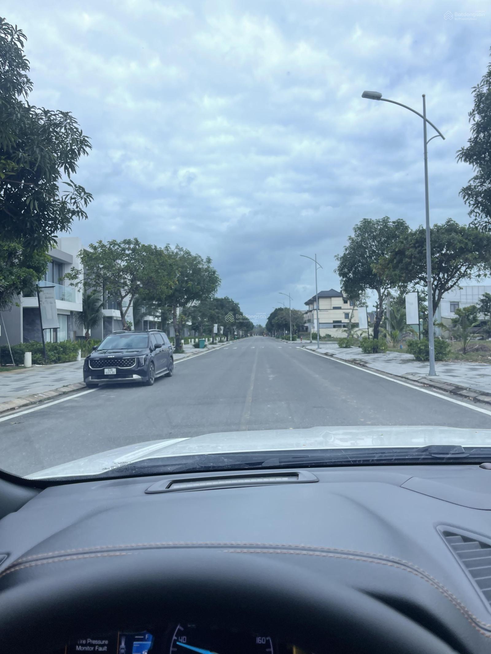 Chính chủ cần bán lô 100m2 khu đô thị Regal one wold - Giá tốt 3ty3