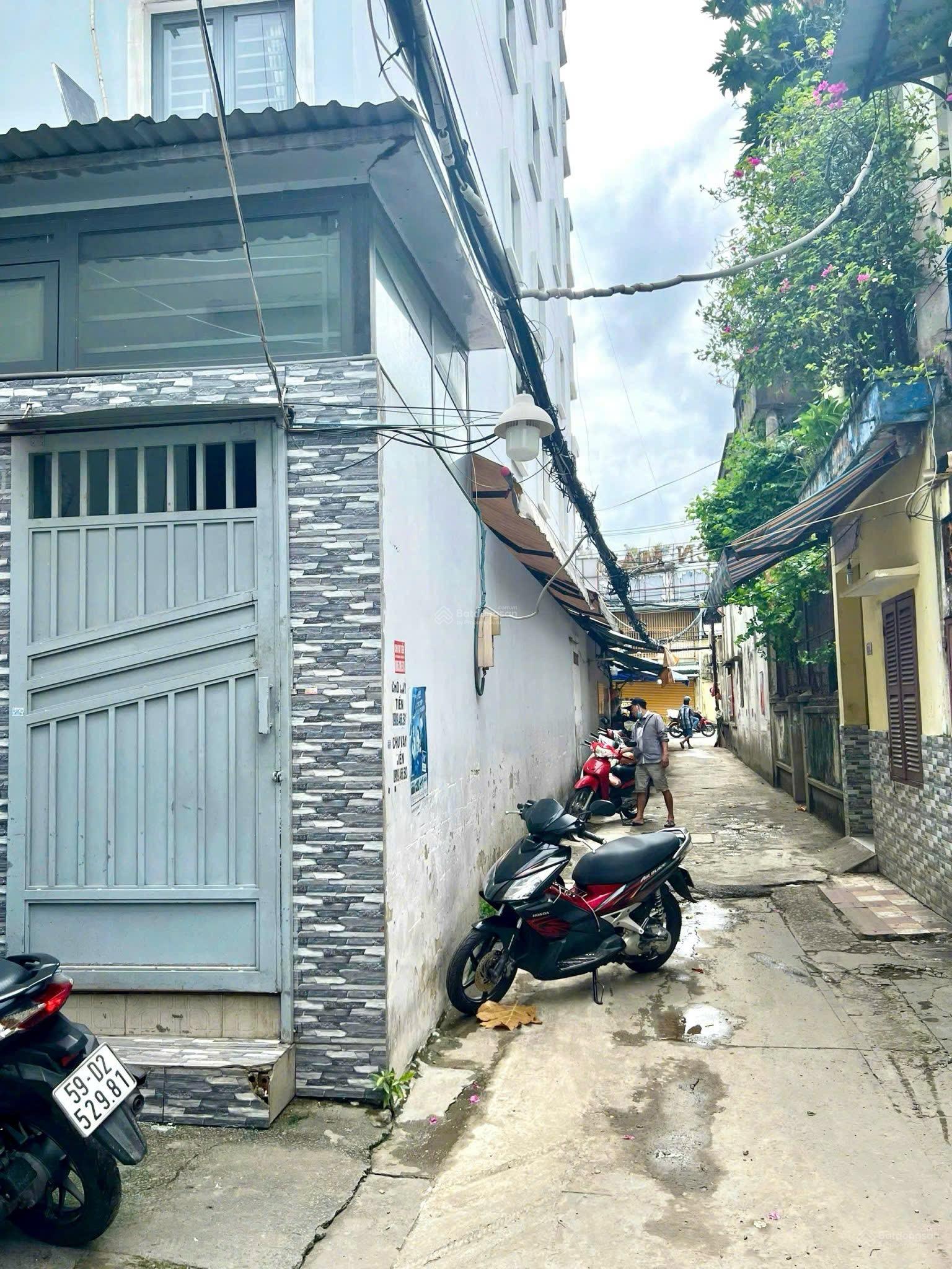 Bán gấp! Góc 03 mặt tiền Nguyễn Văn Lạc - sát vách Quận 1. DT 6mx30m (7 tầng) - 38 tỷ