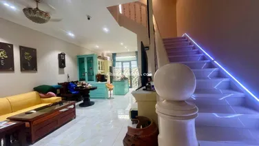 Bán BT Lavila DT 96.8m2 Full nội thất 3pn, 4wc, sổ hồng, hướng đông nam Giá siêu tốt 13tỷ .