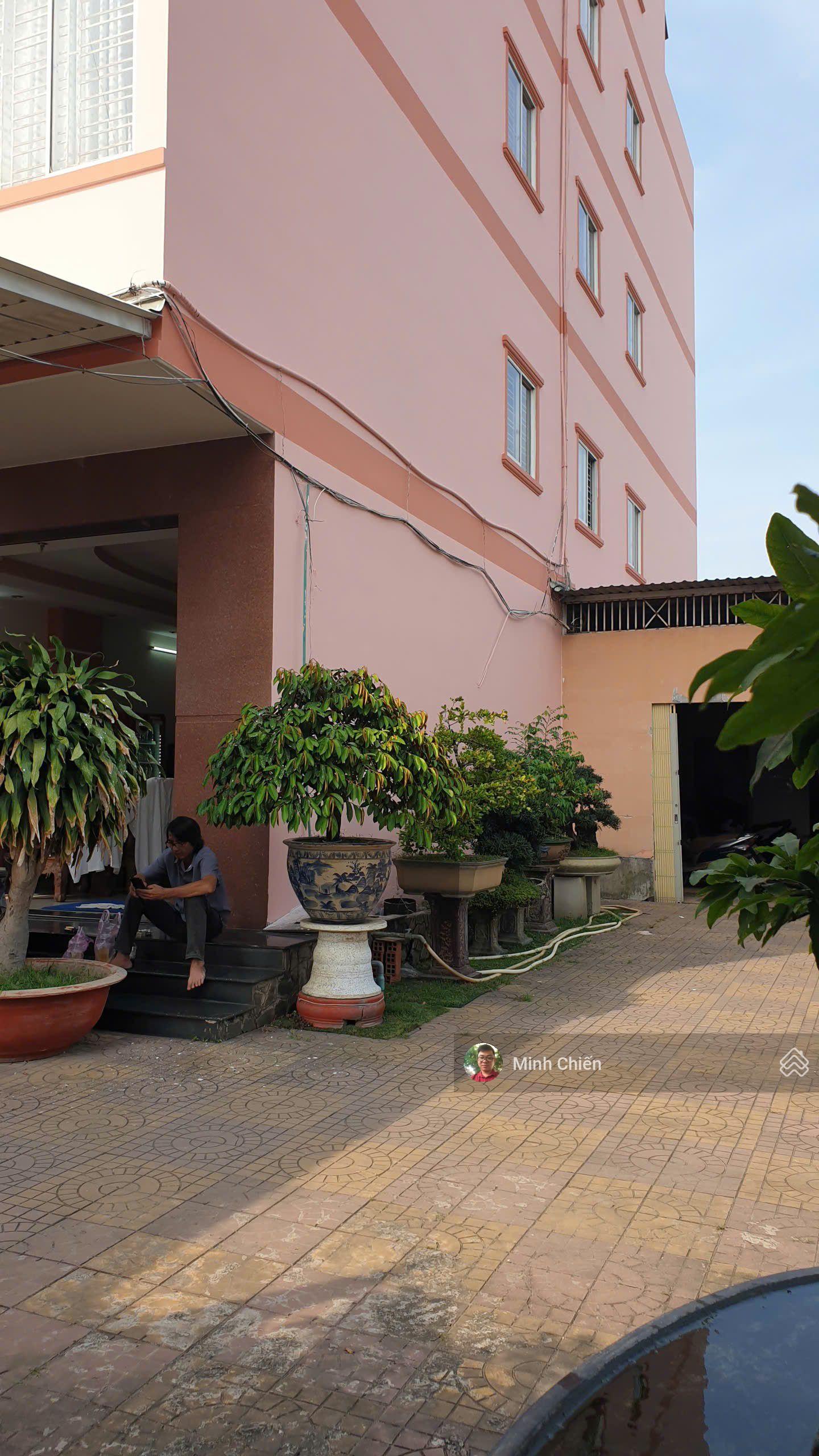 Nhà 4 lầu 15 phòng 5x30m, mặt tiền đường Võ Thị Hồi gần ngã tư giao Trần Văn Mười xã Xuân Thới Đông Nhà 4 lầu 15 phòng 5x30m, mặt tiền đường Võ Thị Hồi gần ngã tư giao Trần Văn Mười xã Xuân Thới Đông