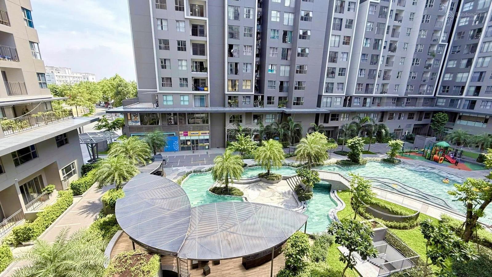 Bán căn 59m2 view hồ bơi block D + Sổ hồng sẵn + Giá 2.8 tỷ (102%) + Tầng đẹp