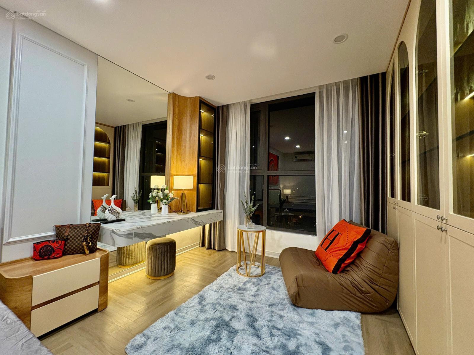 CT2B Văn Quán Hà Đông. (DT: 70m2, 2PN, 2VC) tầng 9 chủ thiện chí bán gía: 5 tỷ, sổ đỏ chính chủ