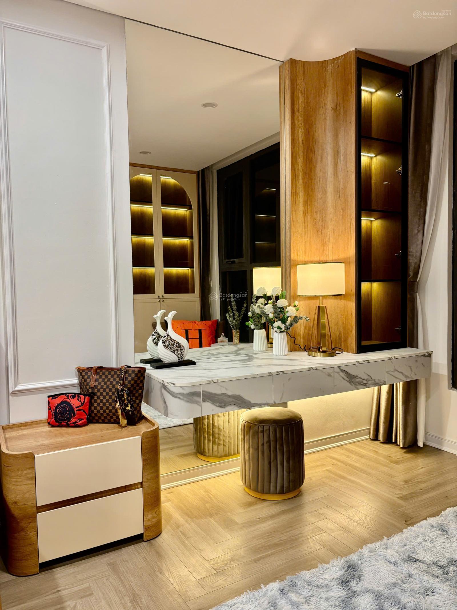 CT2B Văn Quán Hà Đông. (DT: 70m2, 2PN, 2VC) tầng 9 chủ thiện chí bán gía: 5 tỷ, sổ đỏ chính chủ