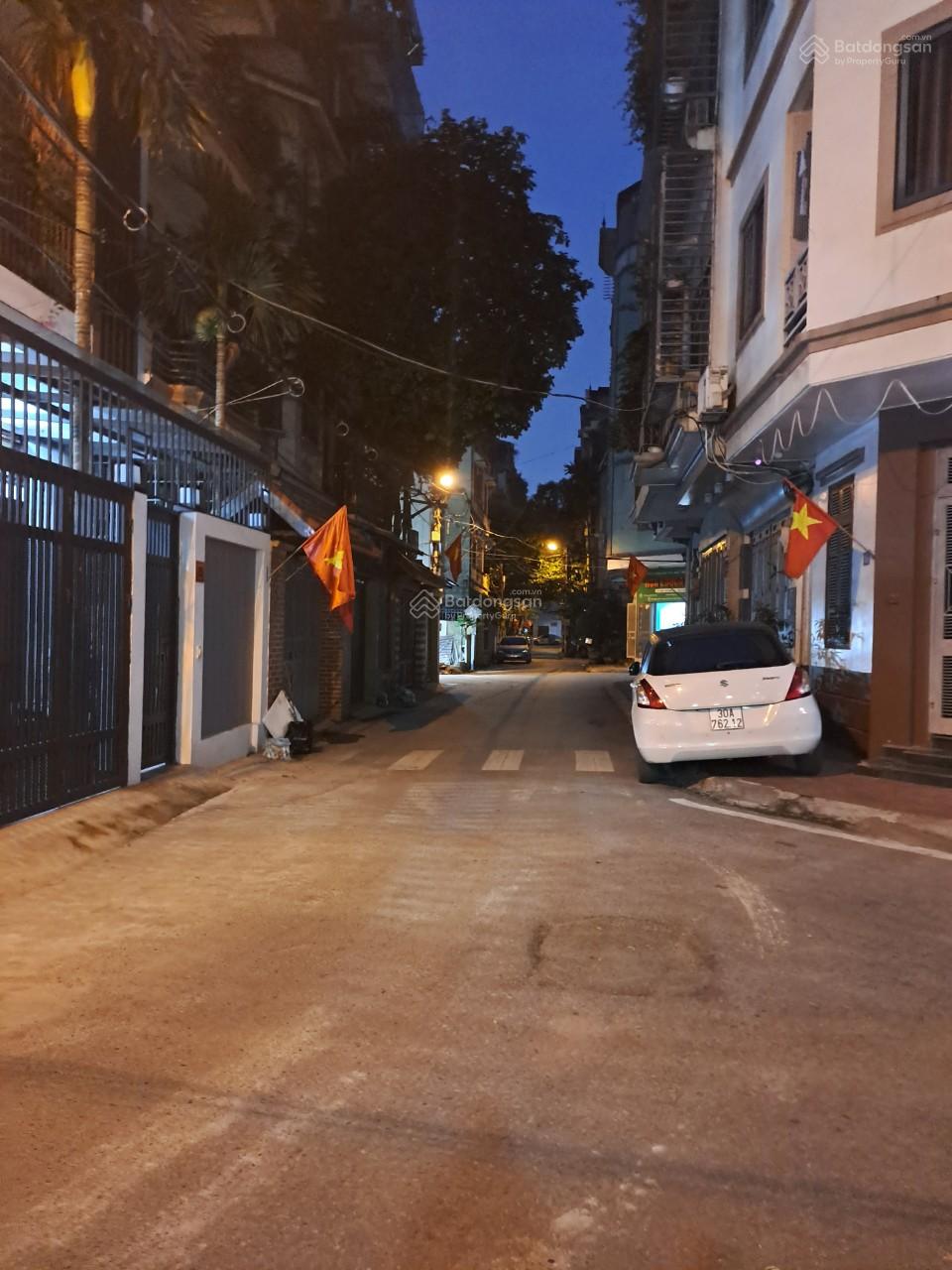 Bán nhà 44 m2, 5 tầng, MT 5m, giá 7,4 tỷ, lô góc, ô tô 7 chỗ tránh nhau, Liên Mạc, Bắc Từ Liêm