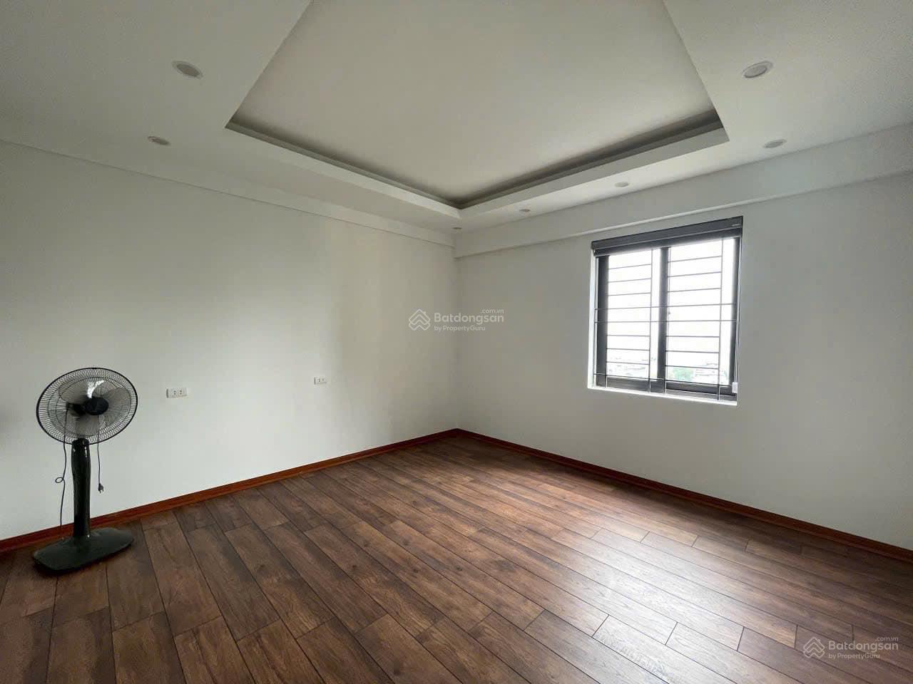 Cần bán căn hộ CT20 A3 Việt Hưng, S: 104m2, 3 ngủ 2wc, nội thất cơ bản. Giá: 6,6 tỷ