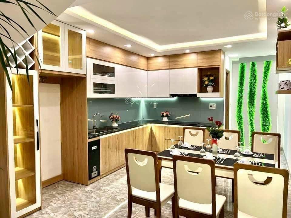 Ngay Nguyễn Văn Hưởng ,Thảo Điền Q.2. Bán biệt thự sân vườn DT: 20 x 37m. Chỉ 150tr/m2. Giá 111 tỷ