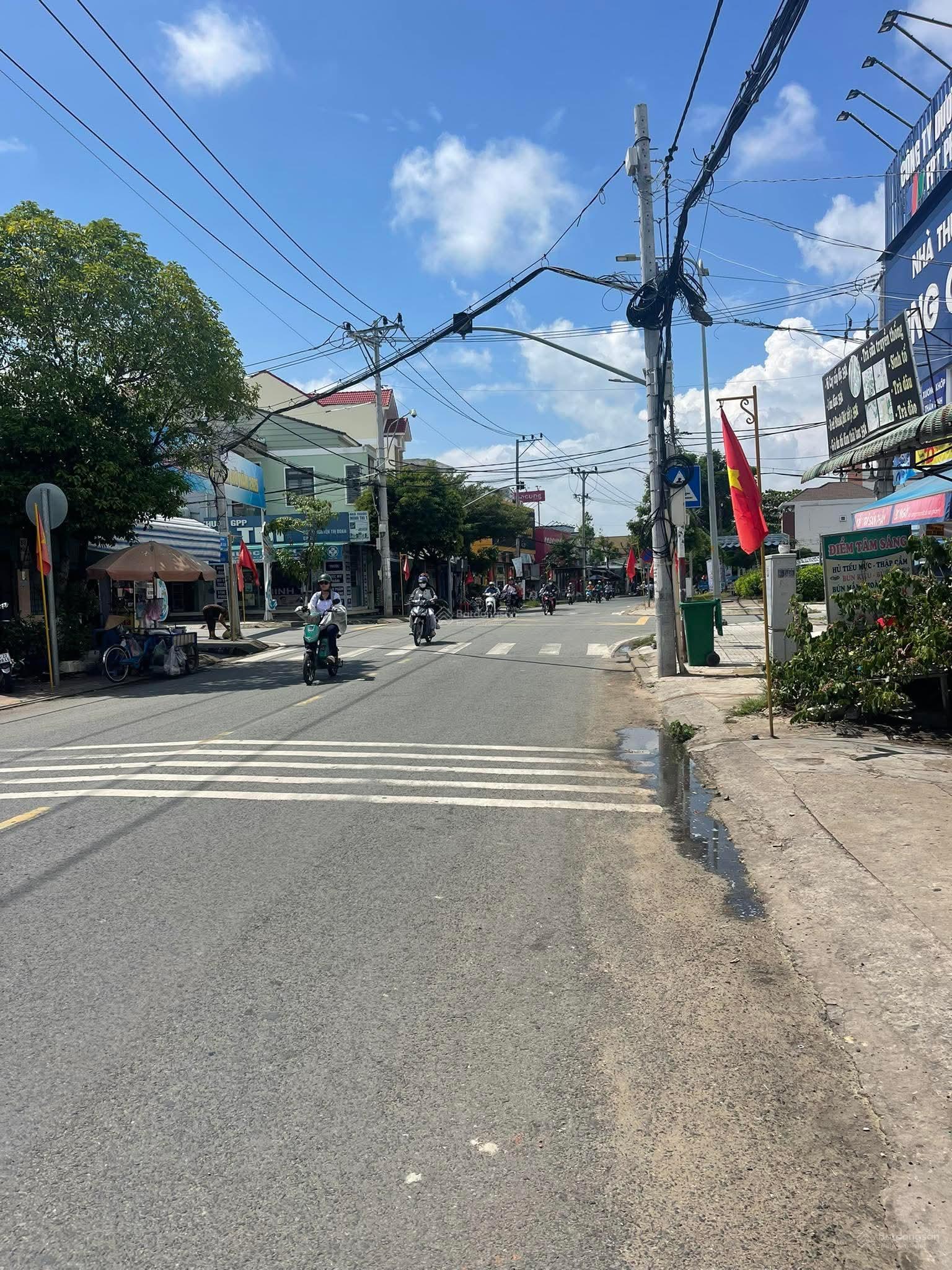 DUYÊN HẢI CẦN GIỜ E CÒN 1 LÔ DIỆN TÍCH 100M2 ĐÓN SÓNG MÊTRO CẦN GIỜ , CHỦ THU VỀ 3 TỶ , SHR