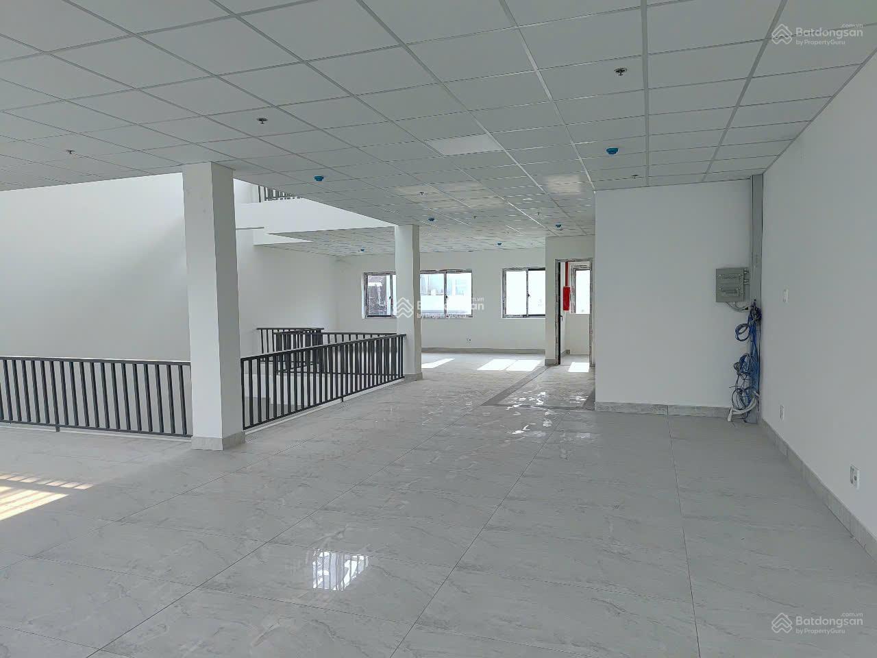 Giảm mạnh về 80 tỷ - bulldind mặt tiền PHAN XÍCH LONG - HỢP ĐỒNG THUÊ 340TR - HẦM 6 LẦU- ngang 10m