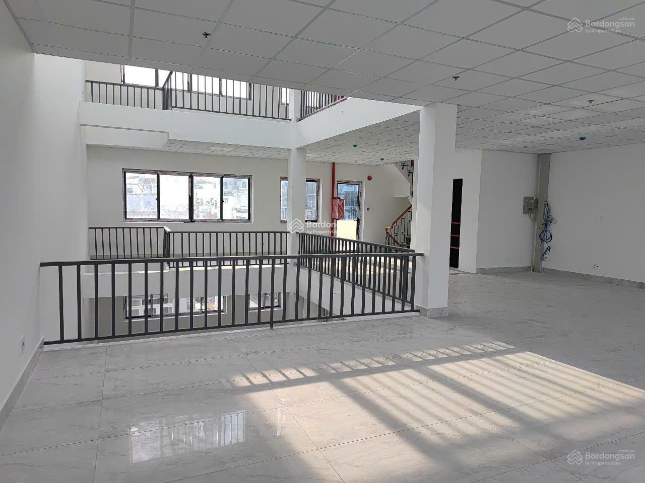 Giảm mạnh về 80 tỷ - bulldind mặt tiền PHAN XÍCH LONG - HỢP ĐỒNG THUÊ 340TR - HẦM 6 LẦU- ngang 10m