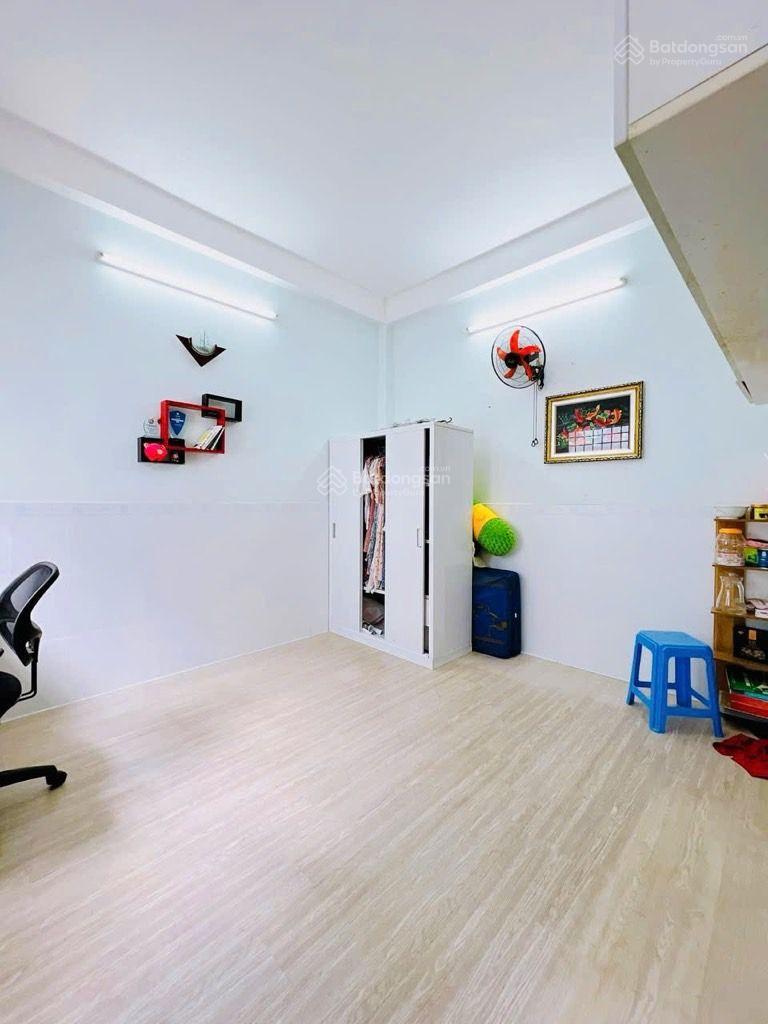 Q4, 30m ra mặt tiền Đoàn Văn Bơ, ngay tòa nhà Ree Tower, cầu Calmette, KQH, 5 tầng, chỉ 4 tỷ 350tr