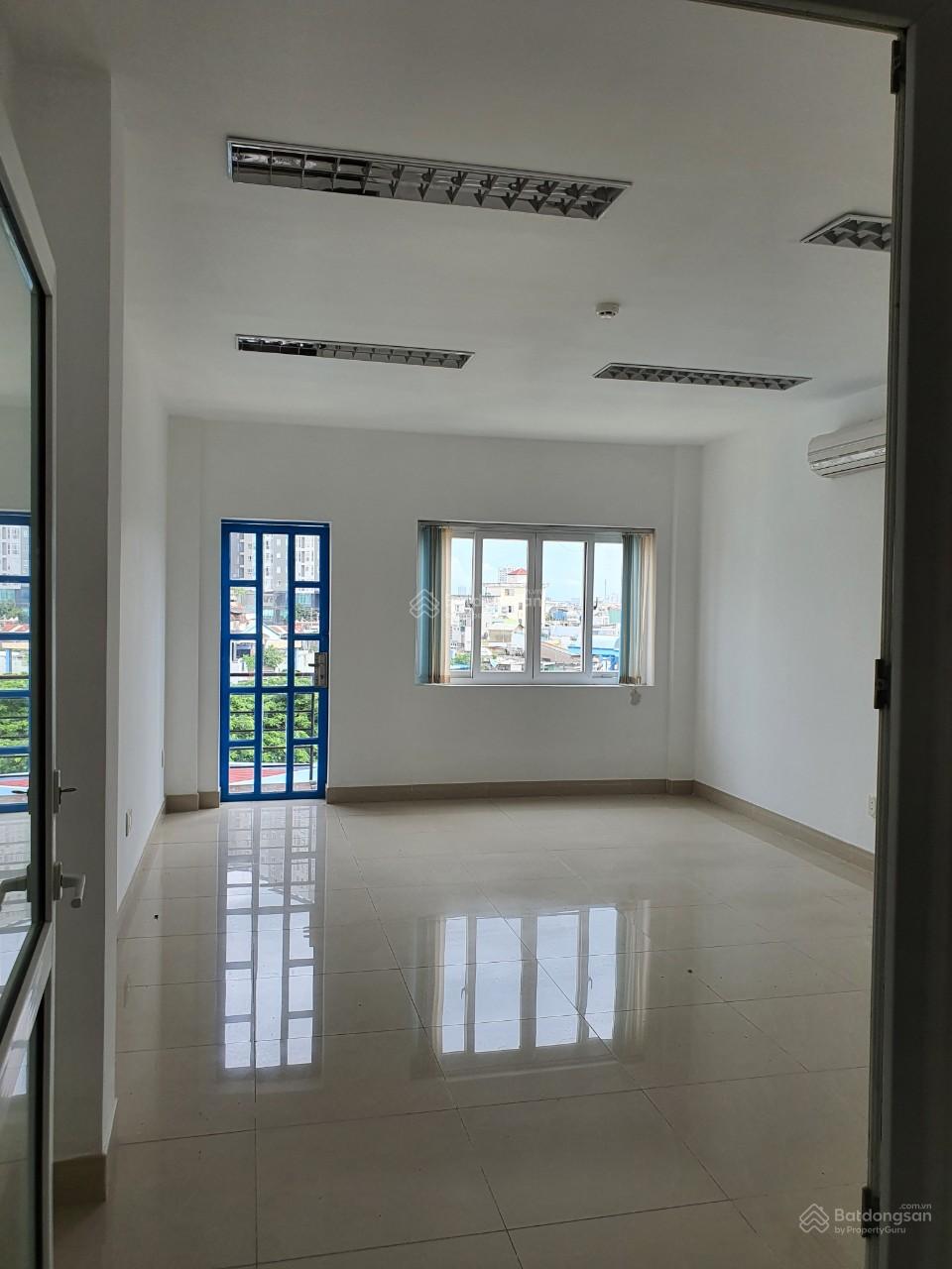 Cho thuê văn phòng 40m2 tòa nhà mặt tiền đường Hoàng Diệu, phường 13, Quận 4