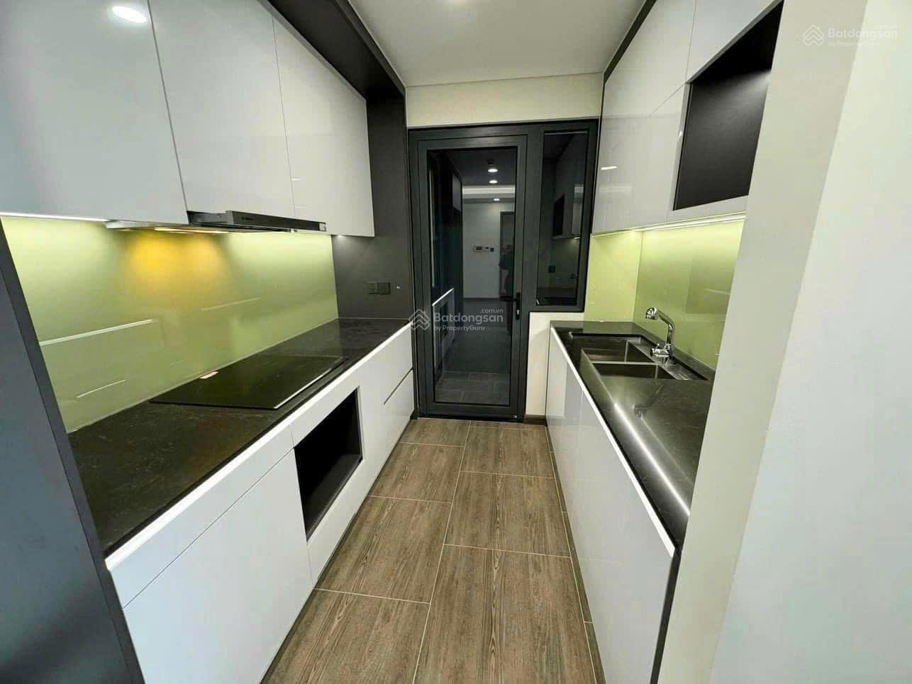 Cần tiền bán gấp căn 3 ngủ view Hồ tây DT 106m² tòa N01T7 Hanjardin giá 18.2 tỷ