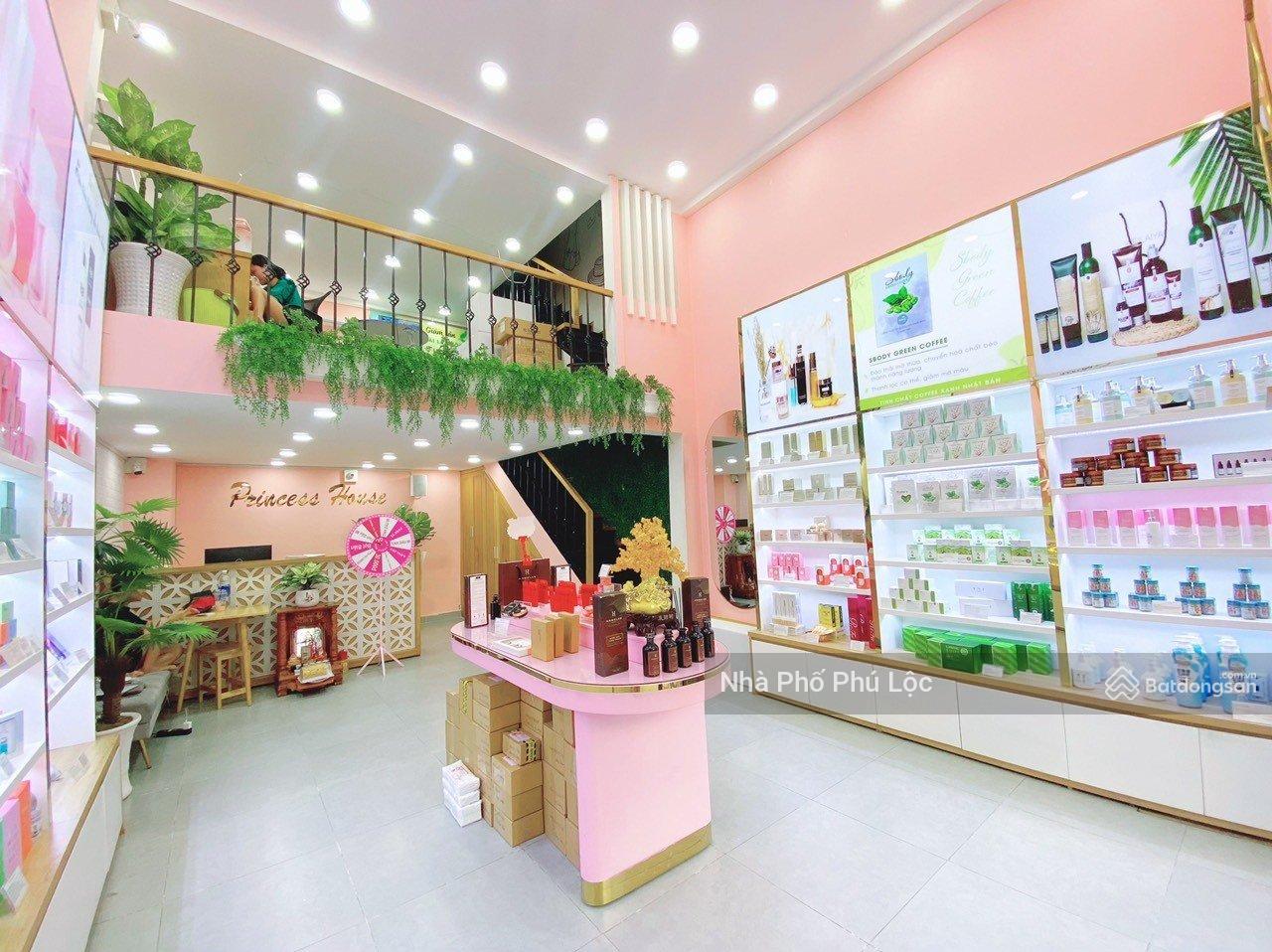 Nhà MT Sư Vạn Hạnh sát VanHanhMall - DT: 76.5m2 thẩm mỹ viện thuê 80tr/ tháng - Gía chỉ hơn 35 tỷ