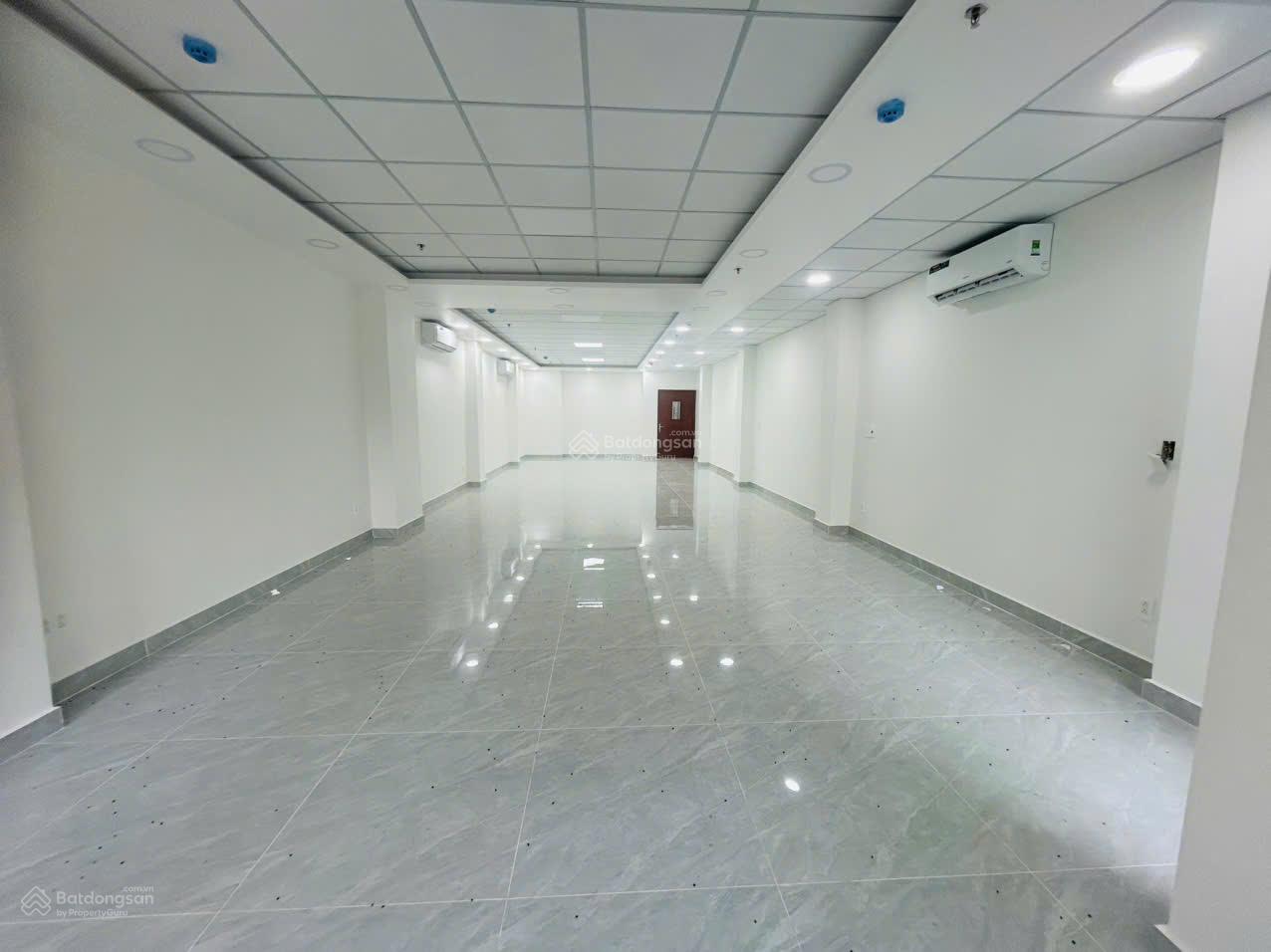 Cho Thuê Tòa Nhà Mới 100% Đường Cộng Hòa, Phường 13. DT: 7x23m. Hầm - 6 Tầng. Sàn Suốt. PCCC