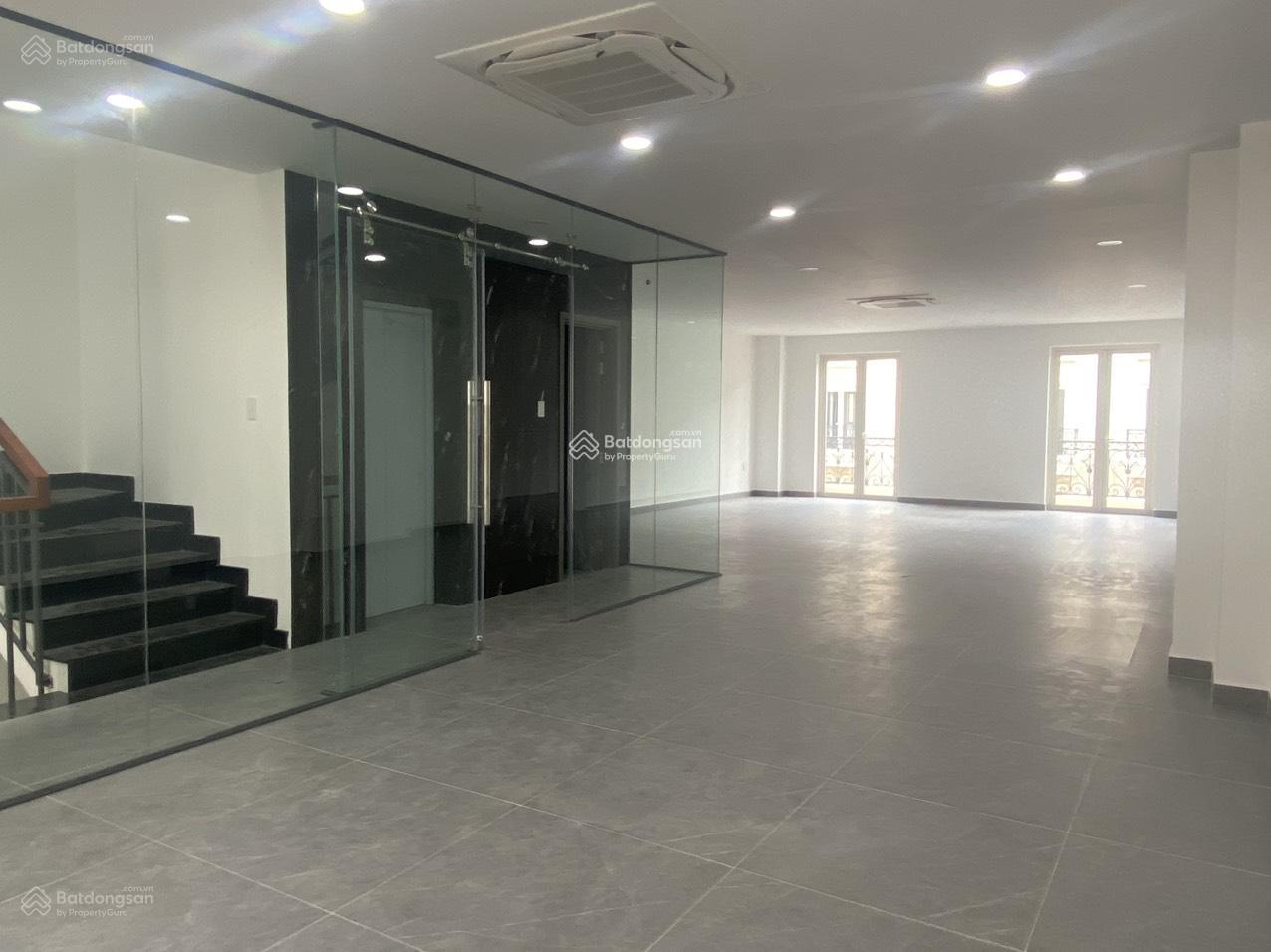 Cho Thuê Tòa Nhà Văn Phòng Đường Lam Sơn, Phường 2, Ngay Sân Bay. DT: 8x21m. Hầm - 6 Tầng. PCCC