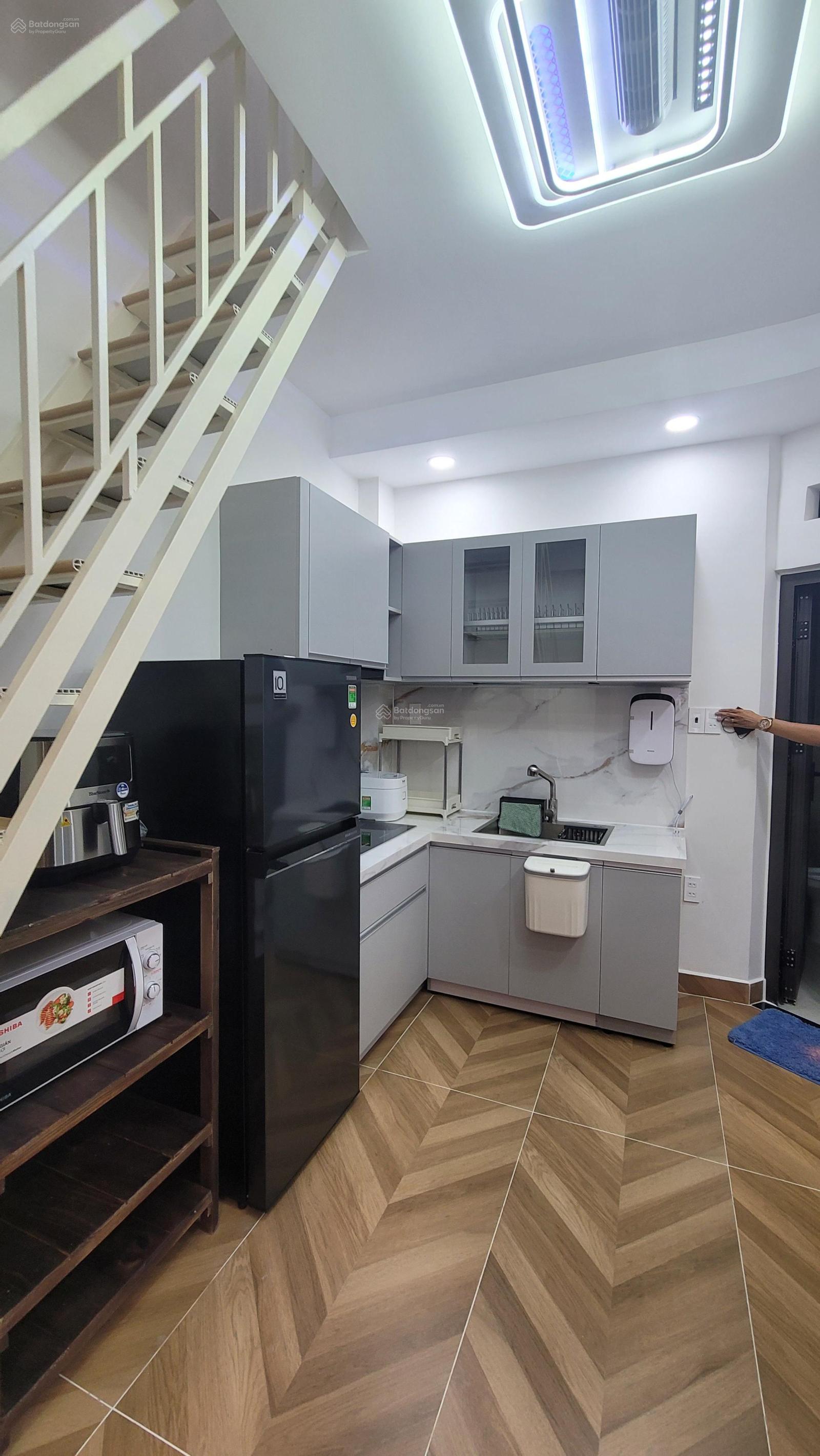 Q4, HOMESTAY MINI MỚI 100%, FULL NỘI THẤT, 3 TẦNG, 30M RA PHỐ ẨM THỰC VĨNH KHÁNH CHỈ 2 TỶ 800TR