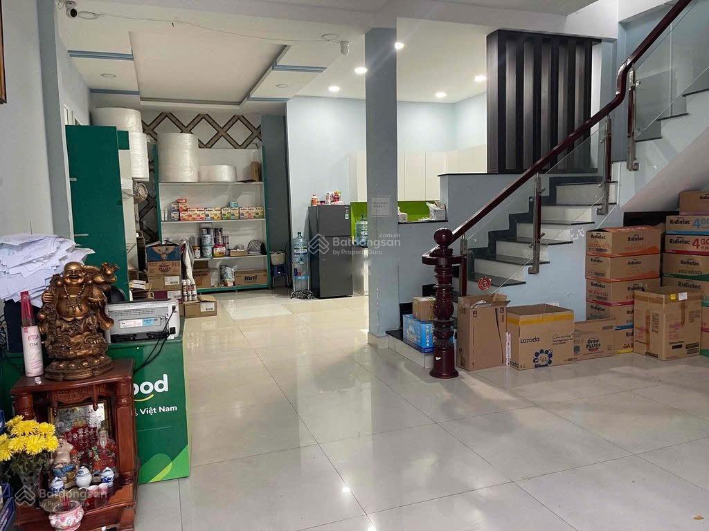 Bán nhà 1 lầu hẻm xe hơi 5m đường Song Hành. DT :6m x 12m, vị trí gần Trường Chinh giá 6.5 tỷ Tl Bán nhà 1 lầu hẻm xe hơi 5m đường Song Hành. DT :6m x 12m, vị trí gần Trường Chinh giá 6.5 tỷ Tl