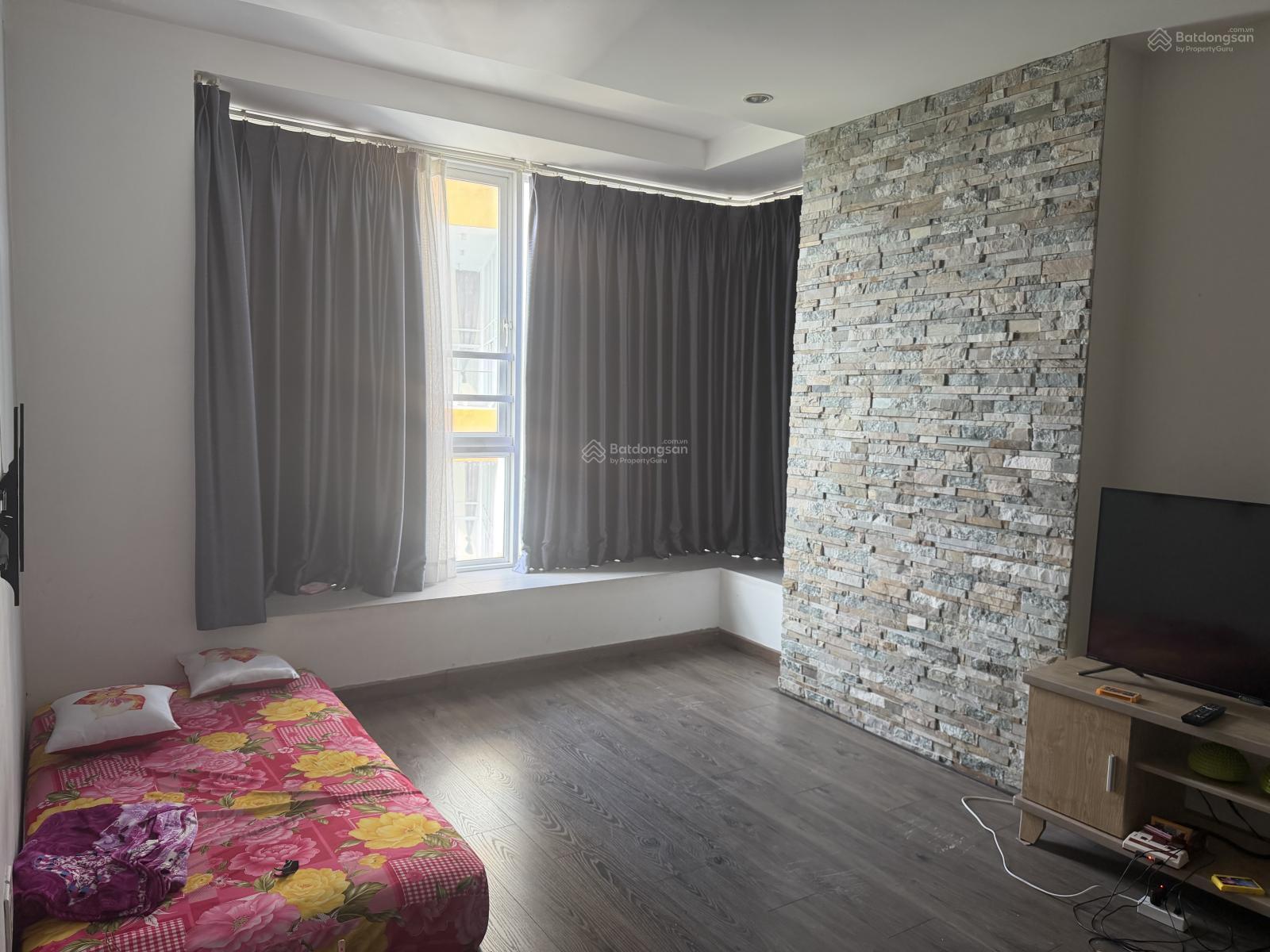 Cho thuê CH Terra Rosa Nguyễn Văn Linh có nội thất 80m2 2PN, 2WC, giá 7 triệu /tháng. LH 0909 864 ***