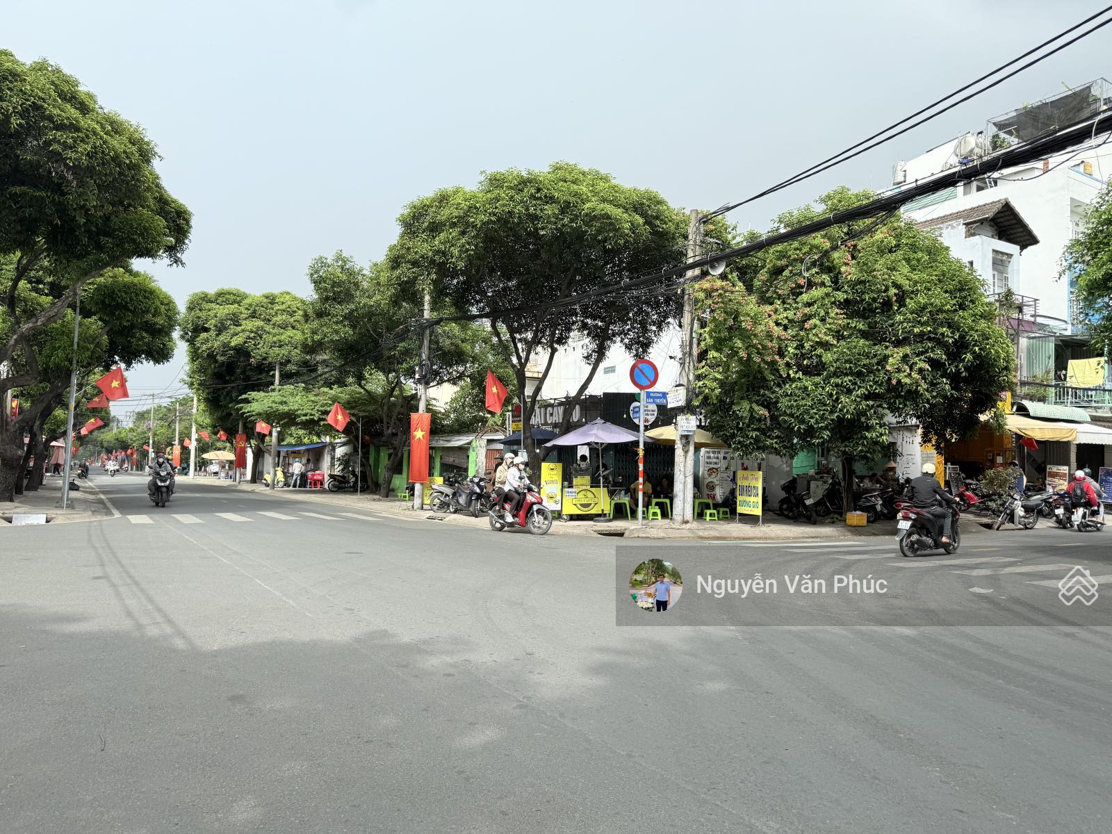 Chủ cần bán gấp biệt thự Làng Đại Học, Bình Thọ, Thủ Đức. Ngang 32m*50m=1600m2. Giá rẻ 130 tỷ TL