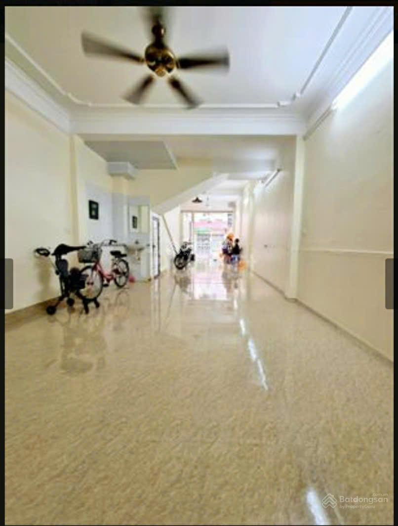 Bán Đất tặng nhà cấp 4- Phố Vân Hồ 3 - Hàng xóm C.Viên Thống Nhất, Ngõ rộng, Căn góc 55m2,hơn 14 tỷ