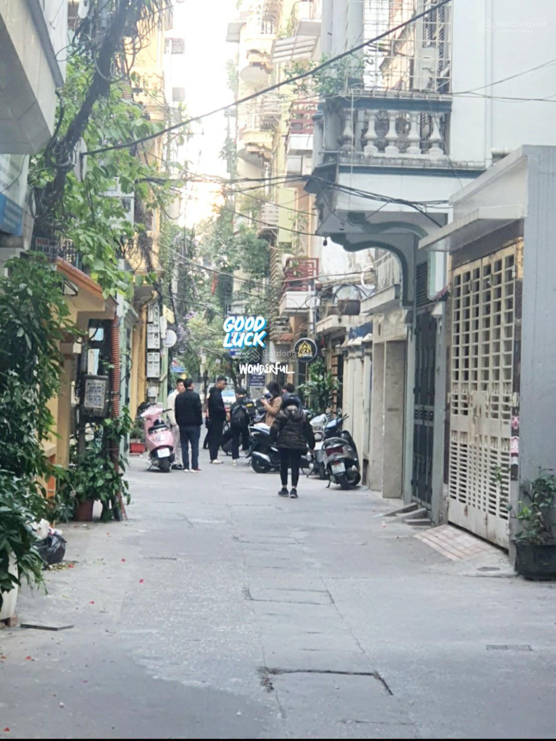 Bán Đất tặng nhà cấp 4- Phố Vân Hồ 3 - Hàng xóm C.Viên Thống Nhất, Ngõ rộng, Căn góc 55m2,hơn 14 tỷ