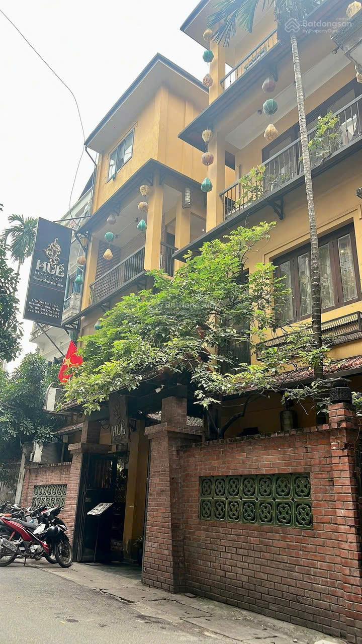 Siêu hiếm! Bán nhà phân lô, dãy chẵn, ôtô tránh, KD sầm uất, Phố Đào Tấn, DT 140m2 x 4tầng, MT 11m