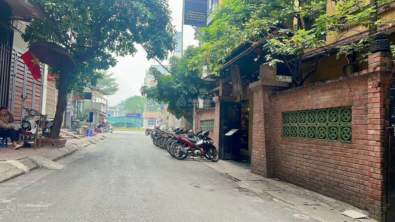 Siêu hiếm! Bán nhà phân lô, dãy chẵn, ôtô tránh, KD sầm uất, Phố Đào Tấn, DT 140m2 x 4tầng, MT 11m