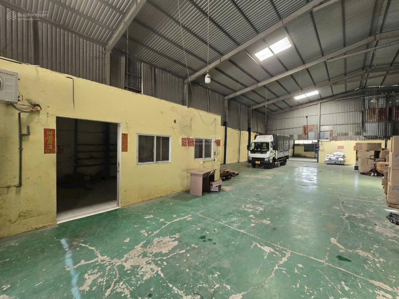 Cho thuê kho KCN Tân Bình - 2200m2 - giá rẻ, kho đẹp, đầy đủ PCCC - chưa VAT