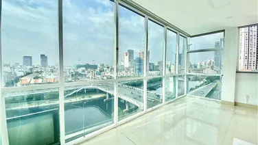 Cho thuê Văn phòng Bến Vân Đồn - ngay Cầu Calmette. DT: 160m2...Giá: 42 triệu