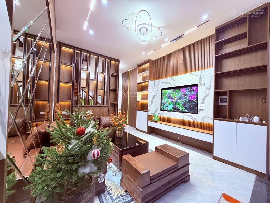 Bán nhà 5 tầng tại Hồ Tùng Mậu Mai Dịch Cầu Giấy giá 11 tỳ