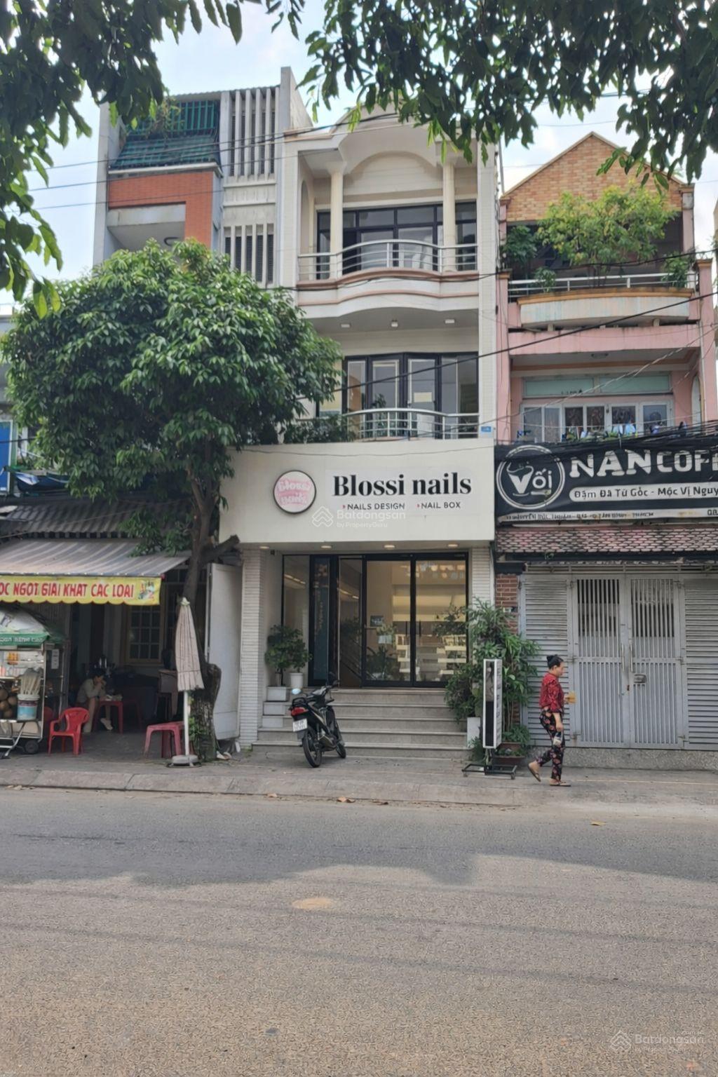 Mặt tiền kinh doanh (4x18,5m) kề cận Ga T3, vỉa hè rộng, cây xanh mát, giá 15.5 tỷ TL