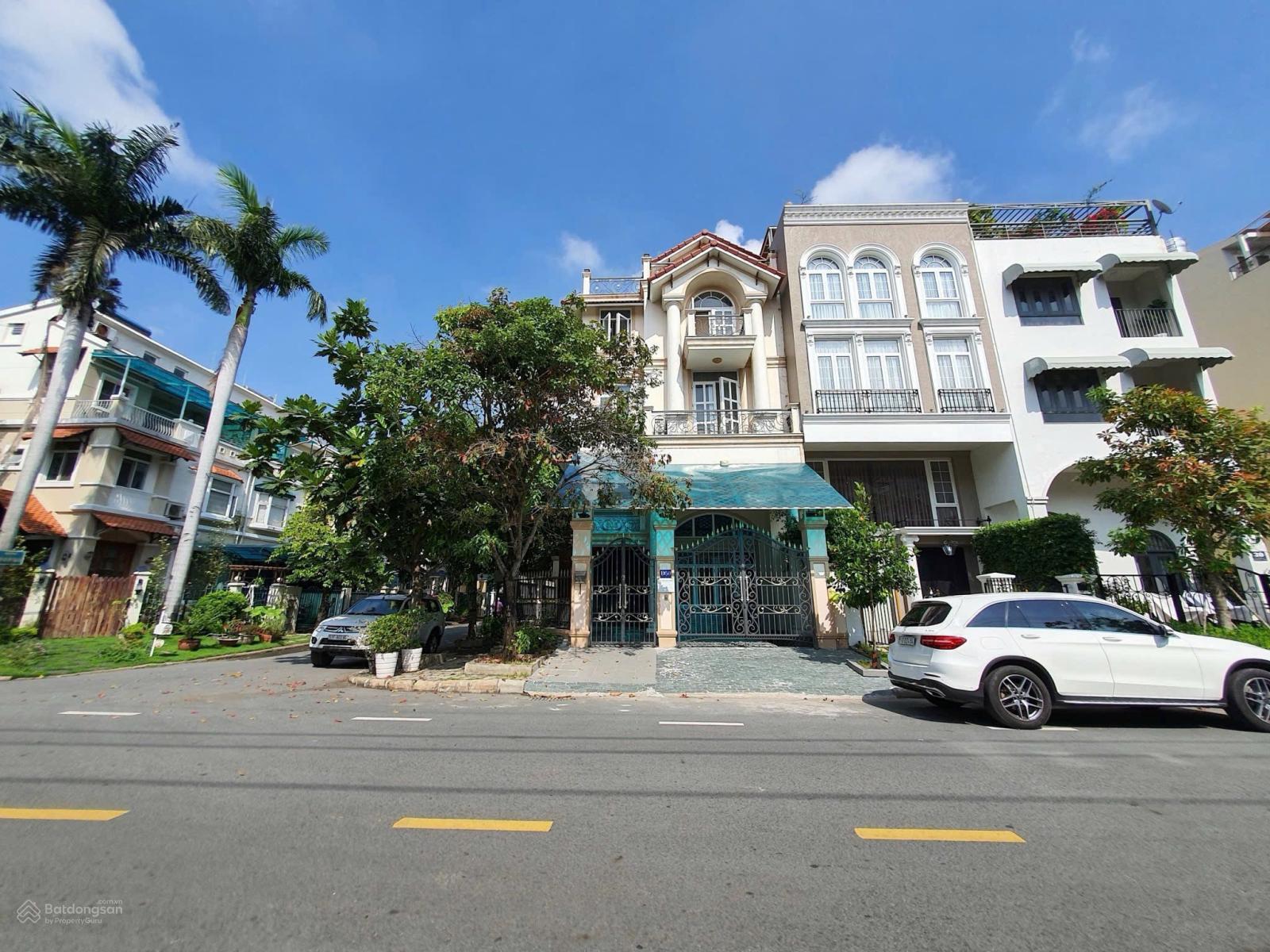 Bán biệt thự khu Nam Thông 3 P Tân Phú, Phú Mỹ Hưng, Quận 7