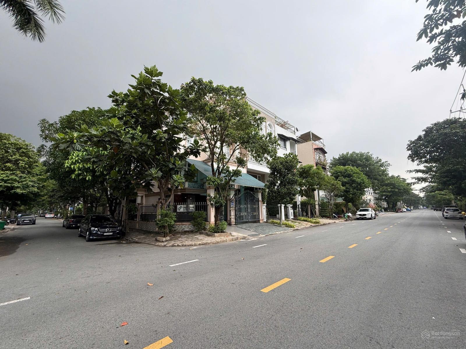 Bán biệt thự khu Nam Thông 3 P Tân Phú, Phú Mỹ Hưng, Quận 7