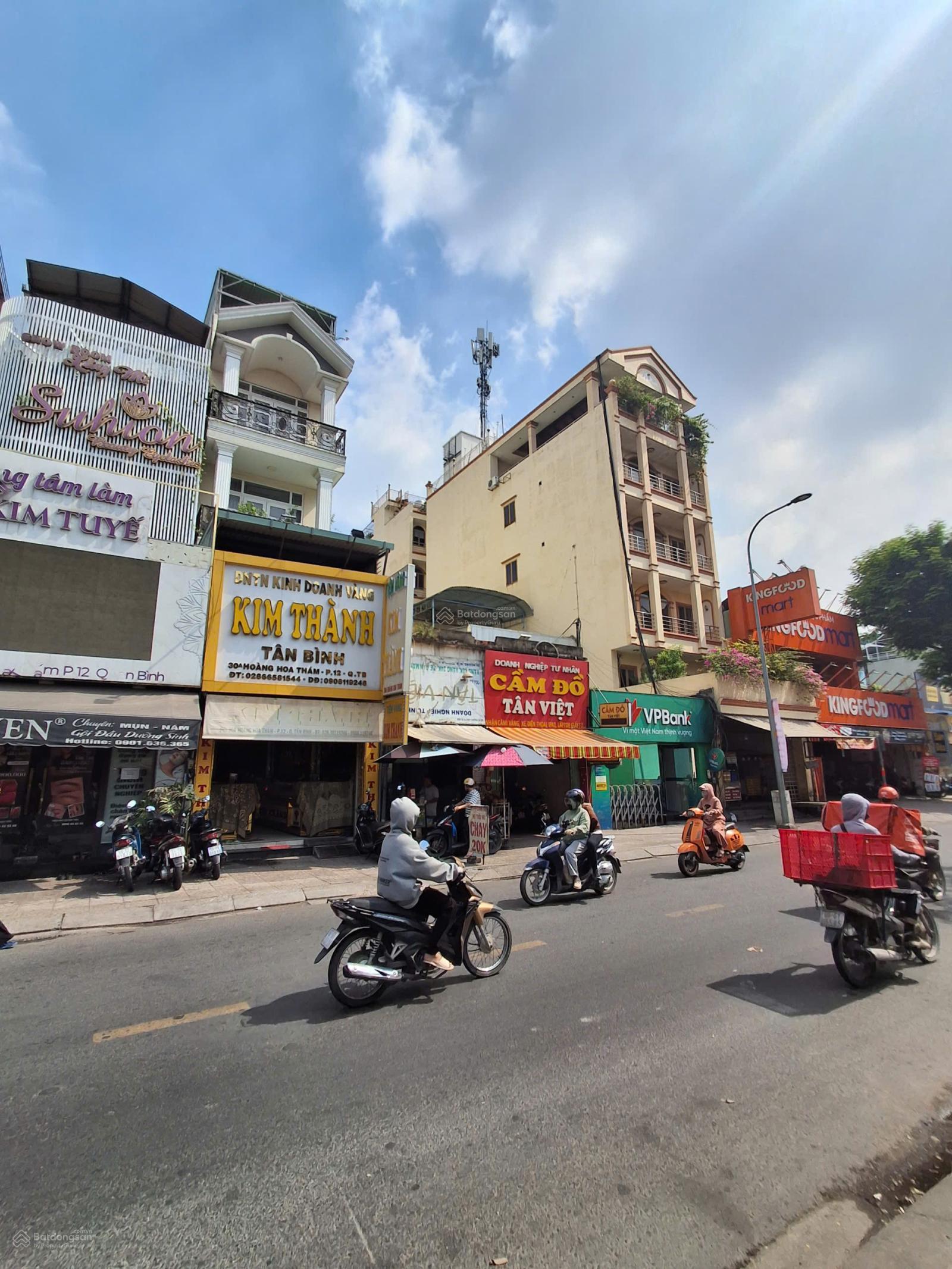 Bán gấp góc 2MT Hoàng Hoa Thám (5x24m), kinh doanh sầm uất ngày đêm - 31 tỷ TL