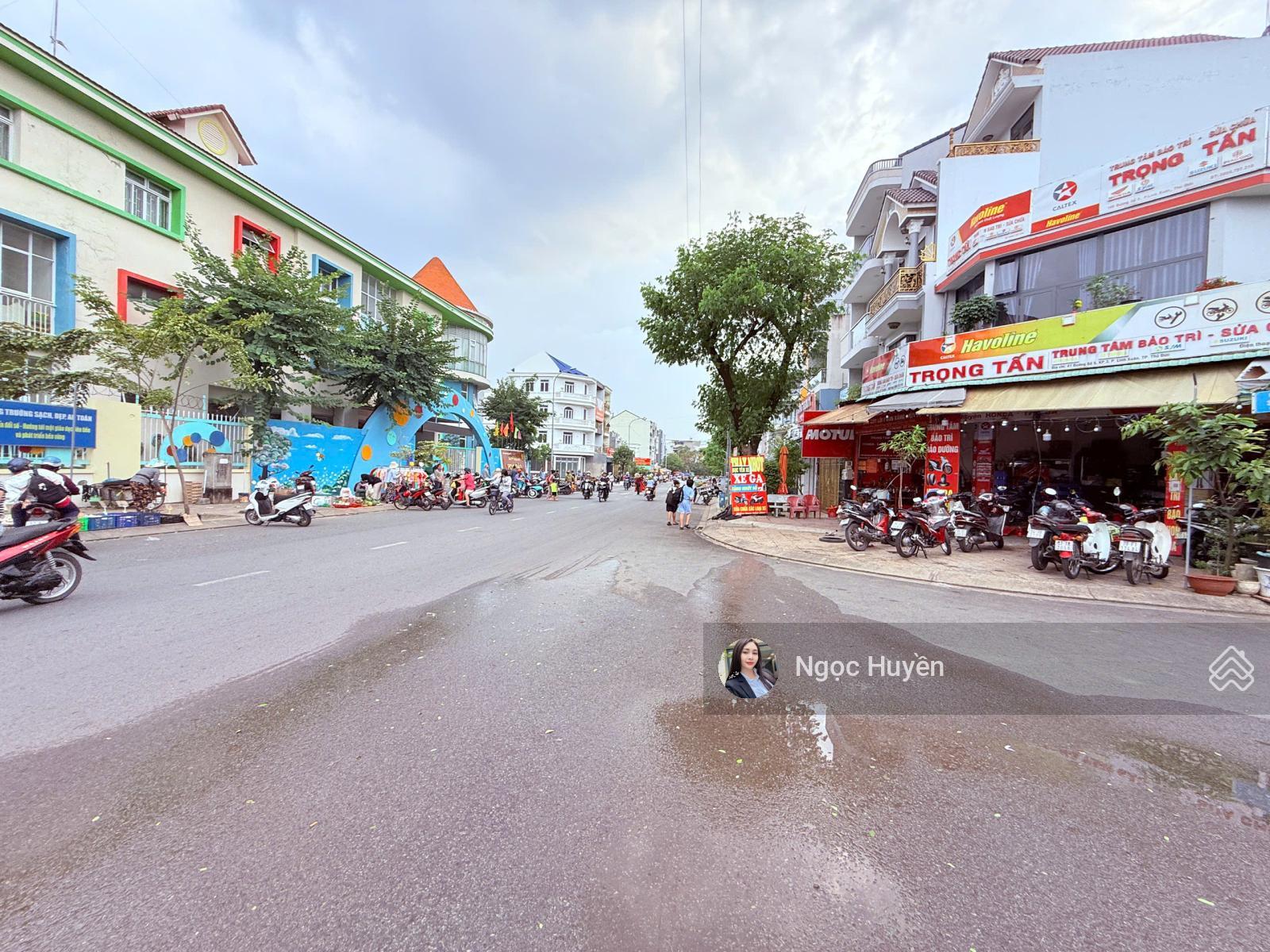 Nhà 4 tầng mặt tiền ĐS 6 -khu Êm Đêm đẹp nhất LX - ngang 5m - 5PN -đường nhựa 10m