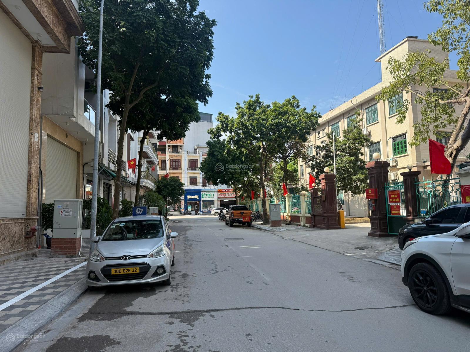 Chính chủ cần bán nhà mặt Phú Xá-Phường Phú Thượng-Tây Hồ-Hà Nội 64m2x7T, MT7.3m, giá 40 tỷ Chính chủ cần bán nhà mặt Phú Xá-Phường Phú Thượng-Tây Hồ-Hà Nội 64m2x7T, MT7.3m, giá 40 tỷ