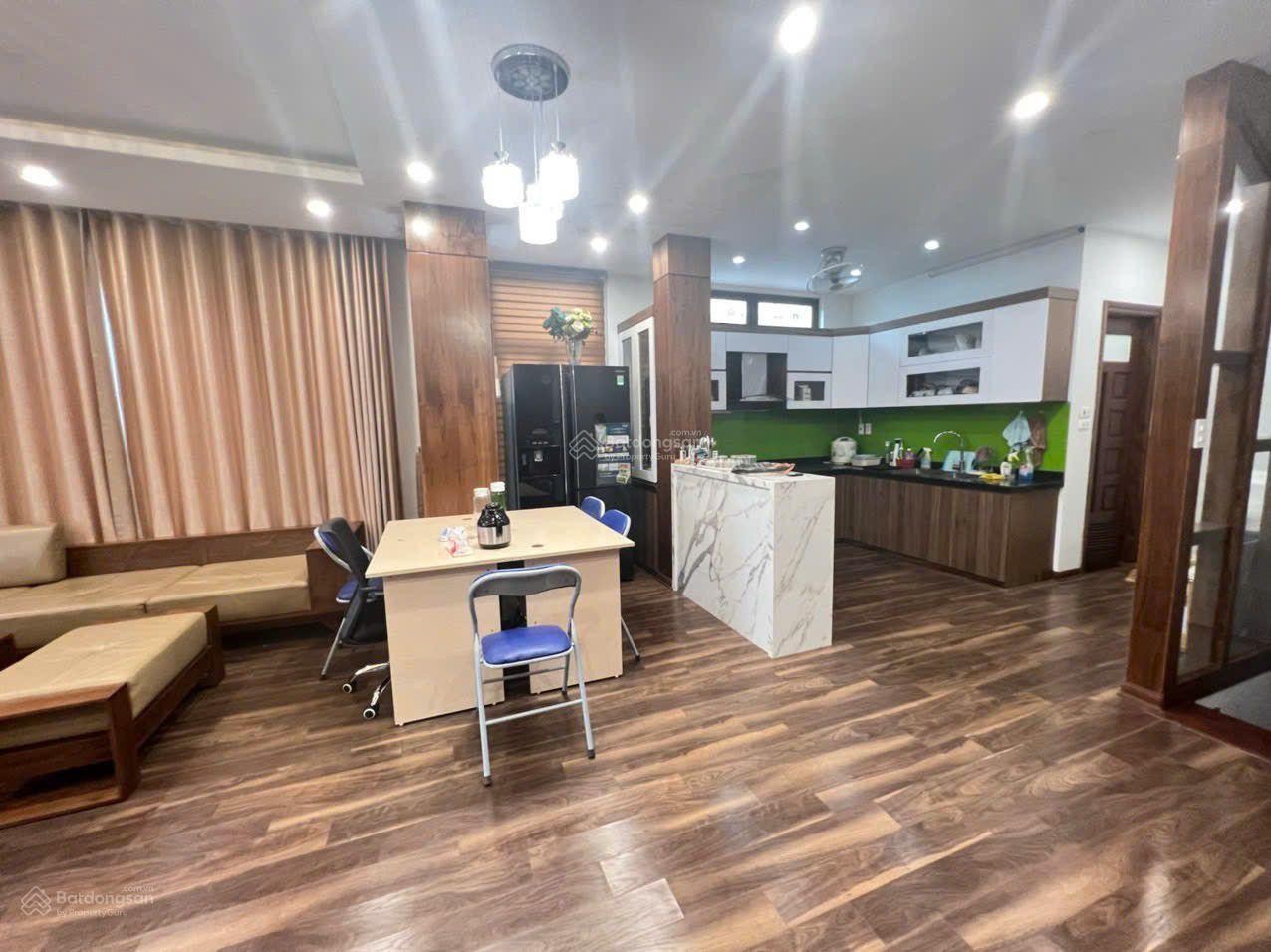 Cho thuê nhà Phan Văn Trường, Cầu Giấy DT 65m2, 5 tầng,MT 5m.Tầng 1 thông sàn trên chia 2.Điều hòa Cho thuê nhà Phan Văn Trường, Cầu Giấy DT 65m2, 5 tầng,MT 5m.Tầng 1 thông sàn trên chia 2.Điều hòa