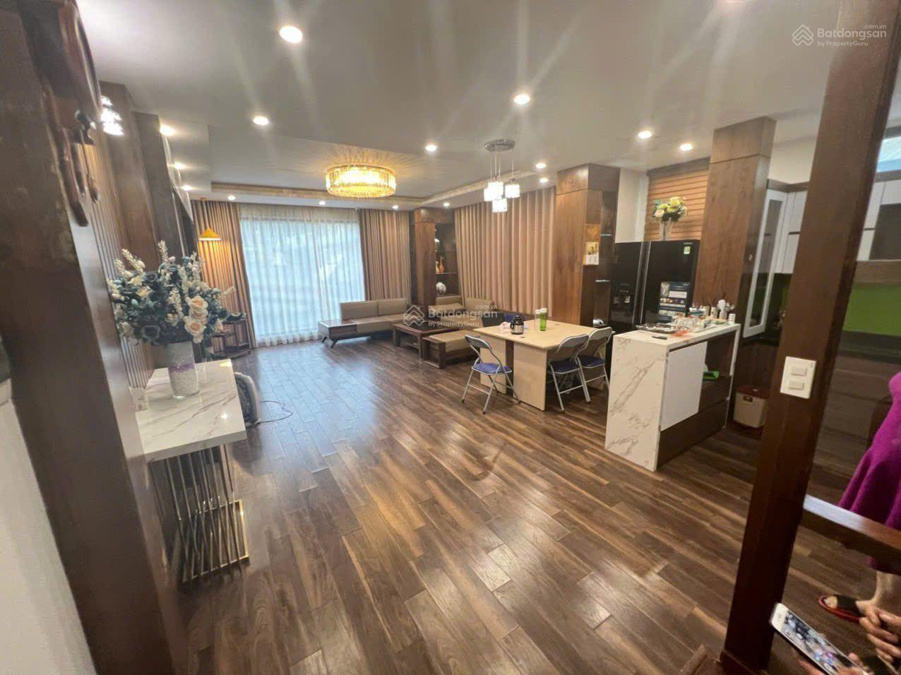 Cho thuê nhà Phan Văn Trường, Cầu Giấy DT 65m2, 5 tầng,MT 5m.Tầng 1 thông sàn trên chia 2.Điều hòa Cho thuê nhà Phan Văn Trường, Cầu Giấy DT 65m2, 5 tầng,MT 5m.Tầng 1 thông sàn trên chia 2.Điều hòa