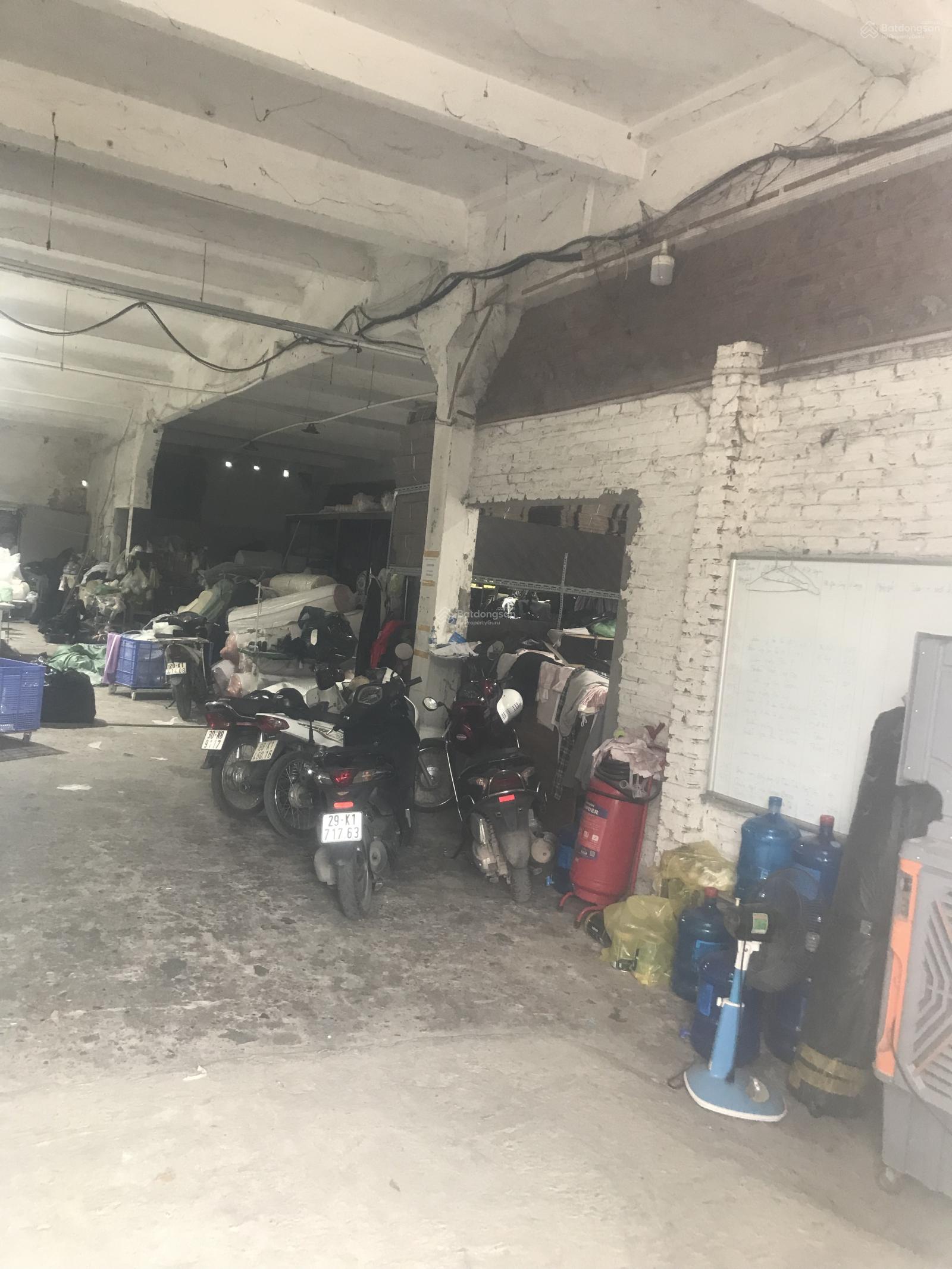 Cho thuê kho tại phường Đức Giang LB, HN DT: 400m2 sẵn điện 3 pha. Cao 5m