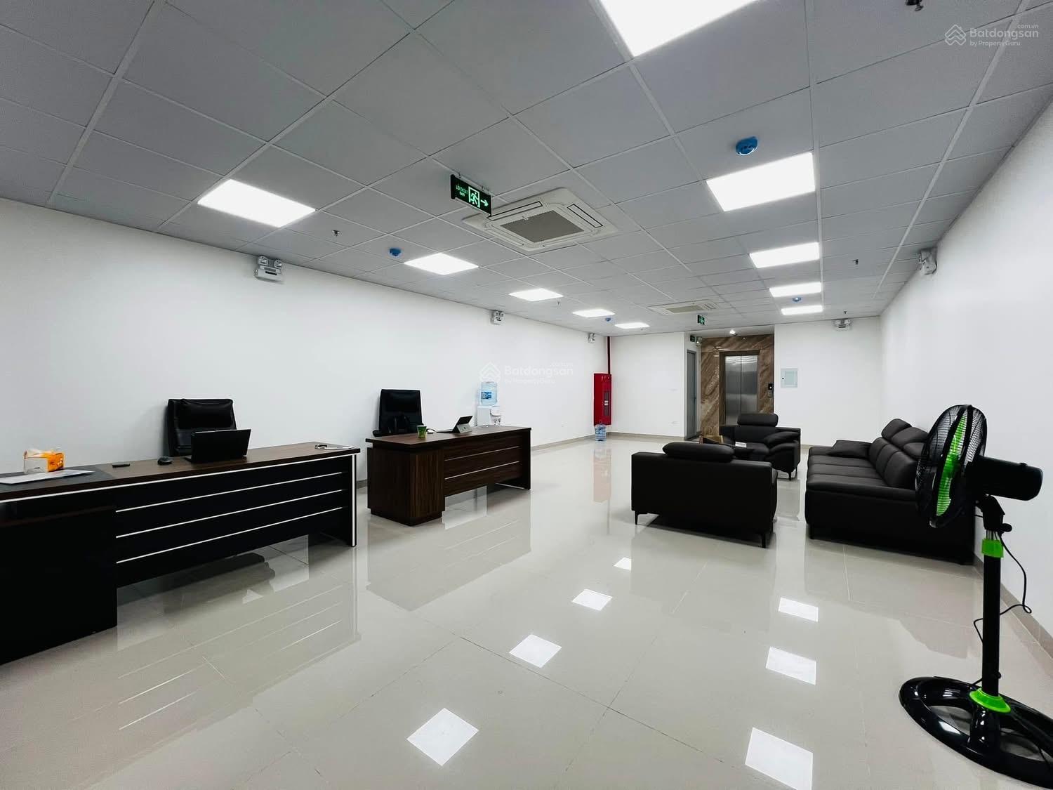 1 toà building 120m2 xây 10tầng - xây mới - 3 ô tô tránh nhau - thông sàn - đi bộ ra Lotte - Hồ Tây